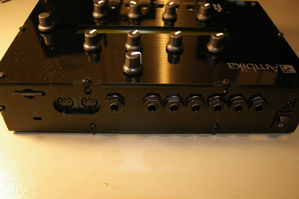 Ambika Synthesizer – 6x SMR4 multimode LP BP HP Voices